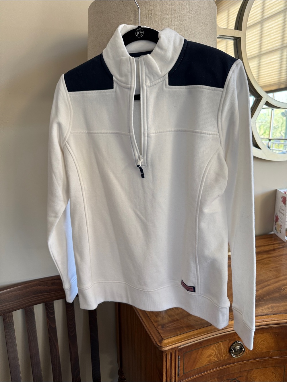 Vineyard Vines White Quarter‑Zip Pullover with Black Shoulder Panels